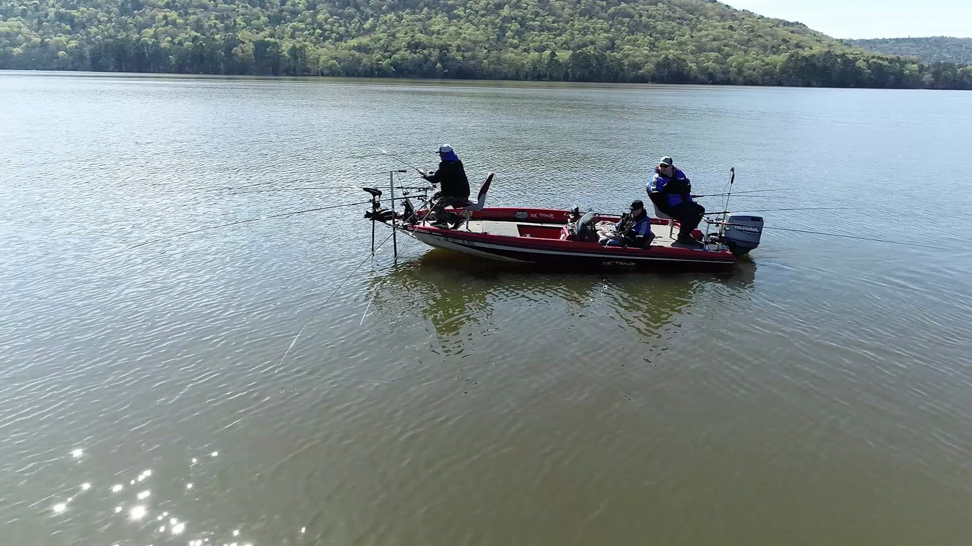 Pushing and Pulling Jigs on Guntersville with Kevin McCarley – Season 8 Episode 6